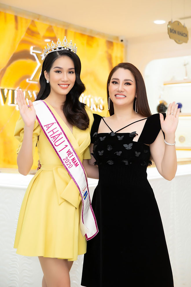 Top 3 Hoa hậu Việt Nam 2020 đến Bệnh viện thẩm mỹ Xuân Hương chăm sóc sắc đẹp sau đăng quang  - 4