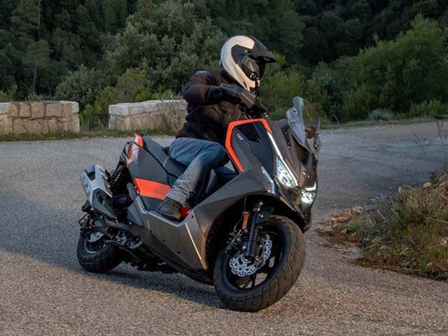 Xe máy - Xe đạp - Kymco trình làng xe ga DT X360 thách thức Honda X-ADV