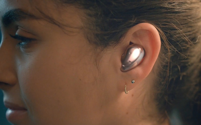 Khả năng chống ồn của Galaxy Buds Live rất ấn tượng nhờ vào công nghệ chống ồn chủ động (ANC).