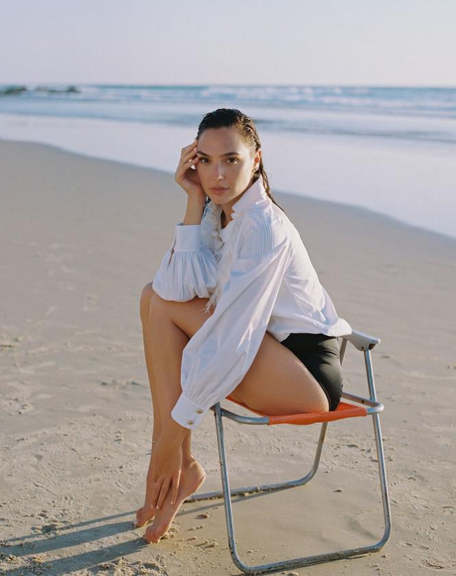 Mỹ nhân Israel Gal Gadot khoe sắc vóc tuyệt mỹ - 3