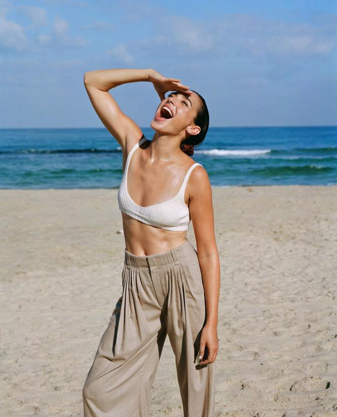 Mỹ nhân Israel Gal Gadot khoe sắc vóc tuyệt mỹ - 6