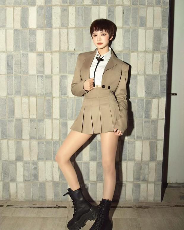 Hai nàng hậu Tiểu Vy, Kỳ Duyên 'đọ dáng' với váy đen bó sát - 5