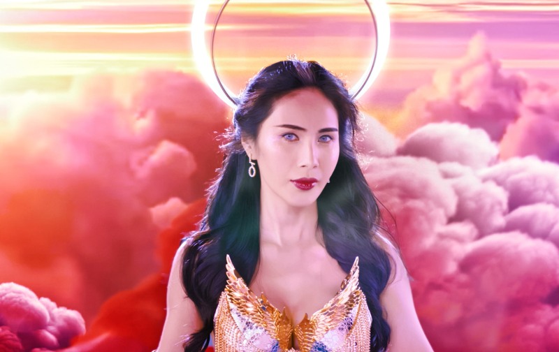 Thuỷ Tiên hoá ‘yêu nữ’, đẹp ma mị trong thiết kế độc đáo - 4