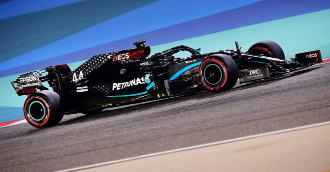 Lewis Hamilton lập kỷ lục mới và đoạt pole Bahrain GP 2020.