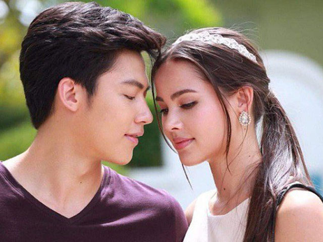 Bạn trẻ - Cuộc sống - Đưa vợ đi mua túi xách hàng hiệu nhưng cô ấy lại có hành động gây "sốc"