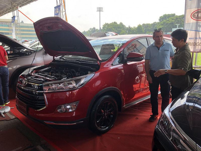 Chính sách giảm phí trước bạ 50% dành cho ô tô sản xuất trong nước dự kiến sẽ kết thúc sau sáu tháng thực hiện, tức đến hết ngày 31-12 tới đây. Ảnh: QUANG HUY