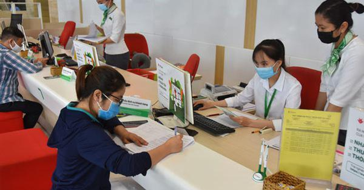 Kinh doanh - Vì sao ngân hàng đổ xô bán bảo hiểm?