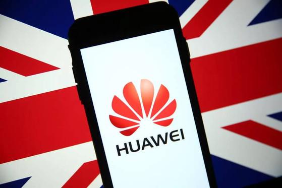 Anh dự kiến loại bỏ hoàn toàn các thiết bị của Huawei vào cuối năm 2027. Ảnh:&nbsp;Hollie Adams/Bloomberg