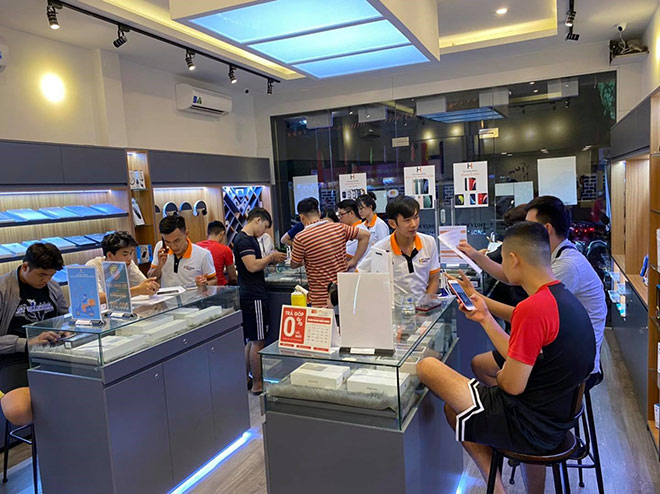 Huy Hoàng Mobile gồm 3 chi nhánh ở TP.HCM