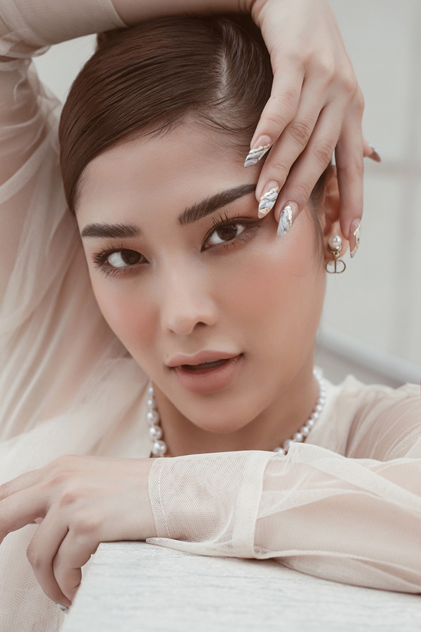 Gương mặt xinh đẹp hút hồn ngay lần đầu gặp