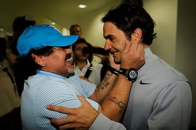 Maradona thể hiện cảm xúc cuồng nhiệt của mình trong lần đầu gặp mặt Fededer cách đây 7 năm ở Dubai