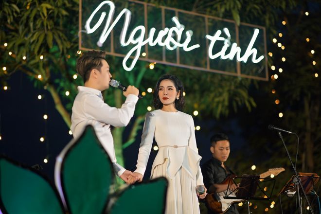 “Người yêu tin đồn” hộ tống Lệ Quyên tham gia sự kiện giữa trời đông Hà Nội - 4