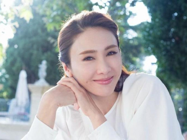 Làm đẹp - Ngắm mặt mộc sau khi tẩy trang của "Triệu Mẫn" Lê Tư ở tuổi 49