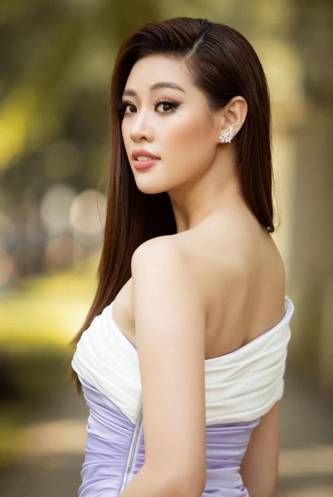 Mai Phương Thuý nóng bỏng với áo tắm, vóc dáng vẫn hoàn hảo sau 14 năm đăng quang - 9