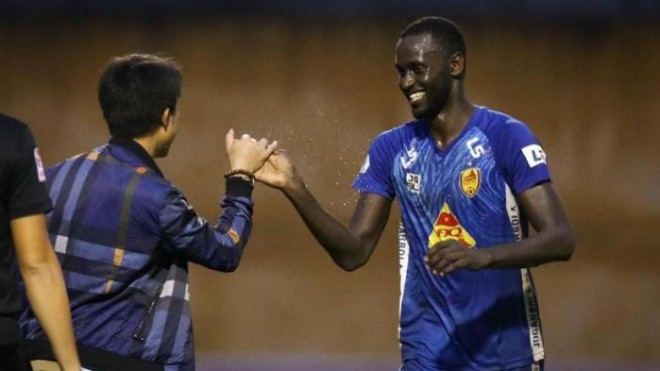 Những "cái phao" ở V-League và hệ lụy khôn lường - 1