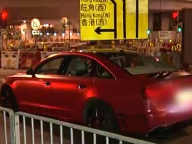 Thế giới - Dùng xe của con trai là thành viên Hội Tam Hoàng, không ngờ bị đội sát thủ "xử" giữa phố