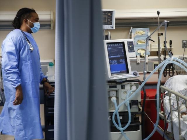 Thế giới - Hệ thống y tế Mỹ đứng trên bờ vực sụp đổ vì đại dịch Covid-19