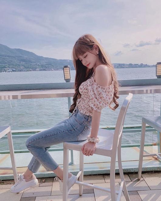 "Hotgirl kẹo ngọt" Đài Loan thu hút 10.000 người theo dõi, lập kỷ lục trong lần đầu livestream - 9