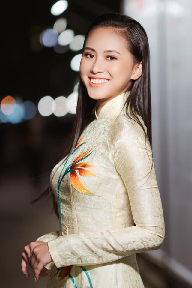 'Kình ngư' - Người đẹp Thể thao Phù Bảo Nghi duyên dáng và nữ tính với áo dài - 4