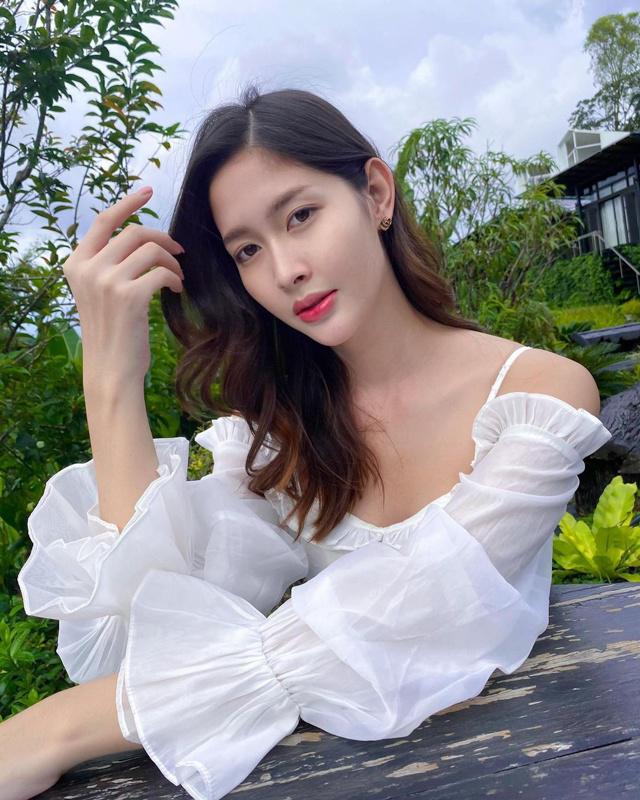 Sắc vóc của Hoa hậu Chuyển giới Thái Lan từng là "fan cứng" của Hương Giang - 9