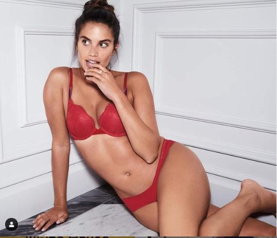 Đường cong thể hình tuyệt đẹp của 'thiên thần nội y' Sara Sampaio - 5