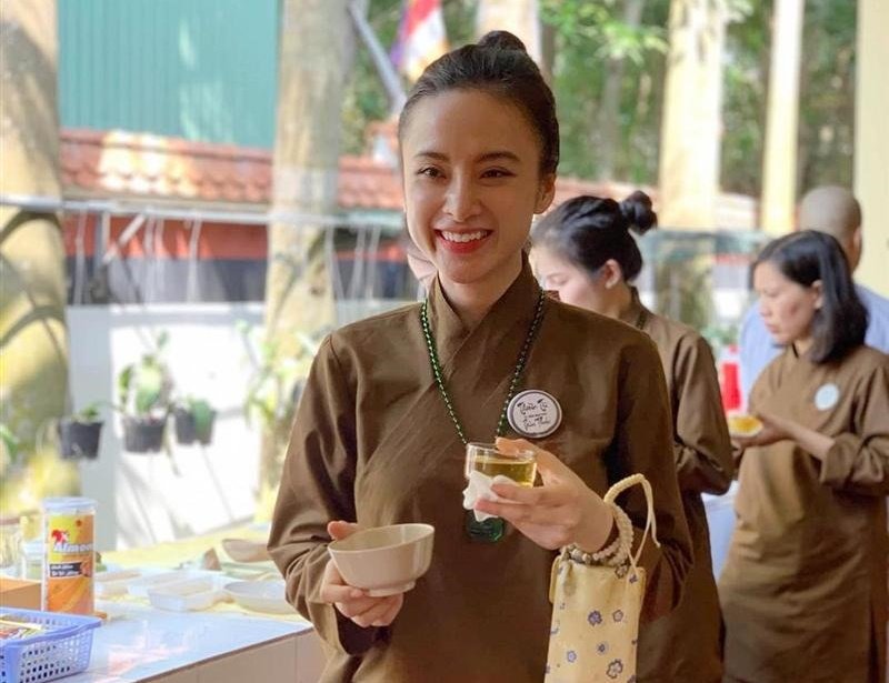 Angela Phương Trinh chia sẻ đầy ẩn ý về tin đồn "thích sân si, hành cả ê kíp" - 1