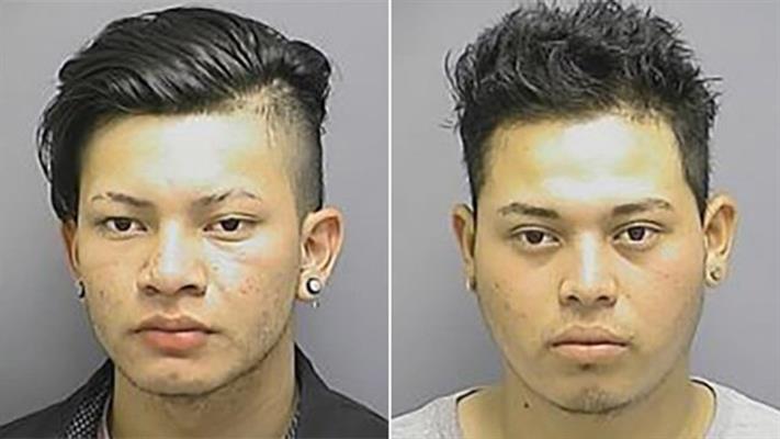 Hai bị cáo Edgar Natanal Chicas-Hernandez (trái) và Victor Antonio Gonzalez-Gutierres (phải).