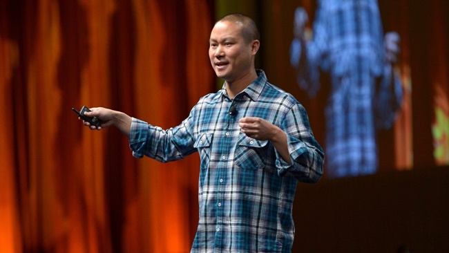 Sau khi Amazon mua lại, Tony Hsieh vẫn là CEO của Zappos cho đến tháng 8/2020. Năm 2004, đại gia này chuyển trụ sở Zappos từ San Francisco đến Las Vegas, Nevada. 
