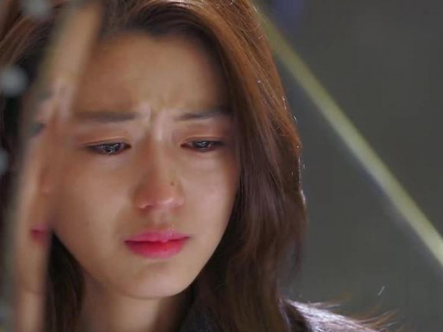 Bạn trẻ - Cuộc sống - Điên đảo vì mối duyên trời ban, quý bà U50 tê tái khi nghe "phi công trẻ" thú nhận