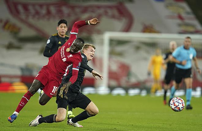 Trực tiếp bóng đá Liverpool - Ajax: Curtis Jones mở tỷ số, Onana mắc sai lầm - 22