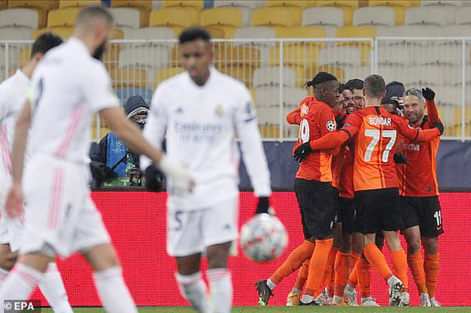 Shakhtar Donetsk - Real Madrid: Bất lực toàn tập, đòn &#34;hồi mã thương&#34; choáng váng (Kết quả Cúp C1) - 2