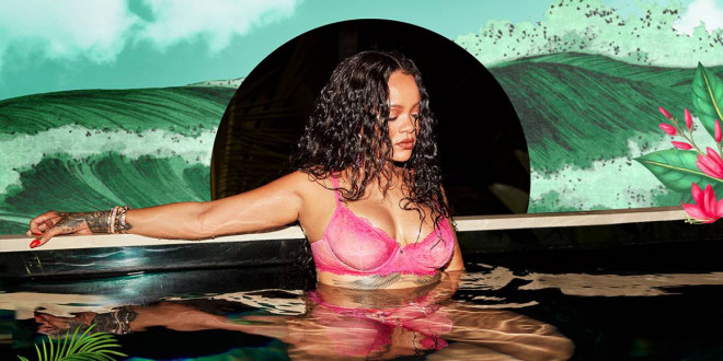 Rihanna bốc lửa với nội y Giáng sinh - 7