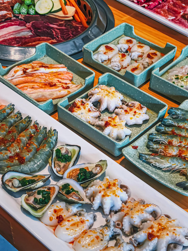 Bạn chọn ăn hải sản “hạt dẻ” vỉa hè hay hải sản kiểu buffet “chanh xả”? - 6