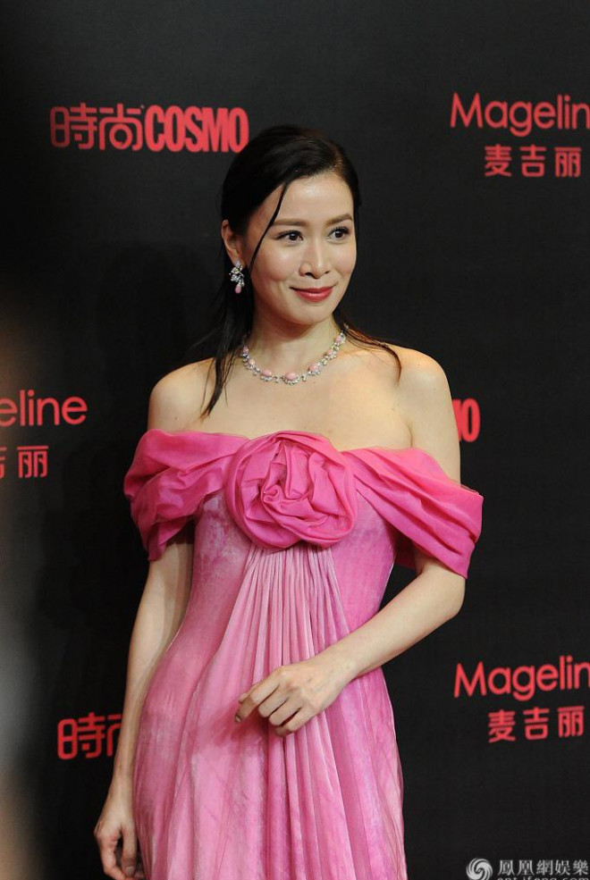 5 mỹ nhân cổ trang Trung Quốc đời thường: Lý Thấm xinh như công chúa, Quan Hiểu Đồng lộ nội y kém duyên - 9
