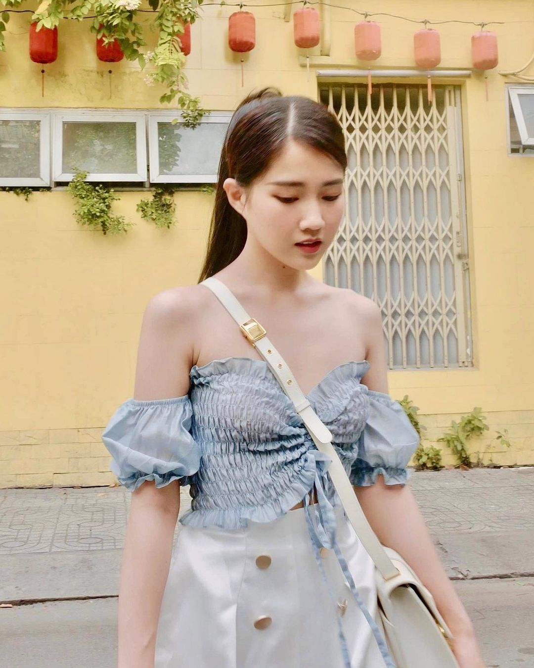 Kiều Trinh đăng tải hình ảnh mới trên trang cá nhân khoe vẻ đẹp mong manh, nữ tính.