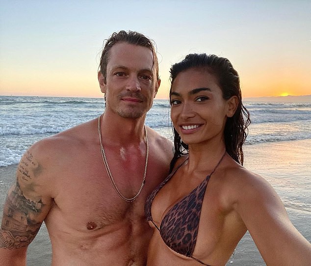 Siêu mẫu nội y Kelly Gale tung ảnh nude, khoe đường cong tuyệt đẹp - 7
