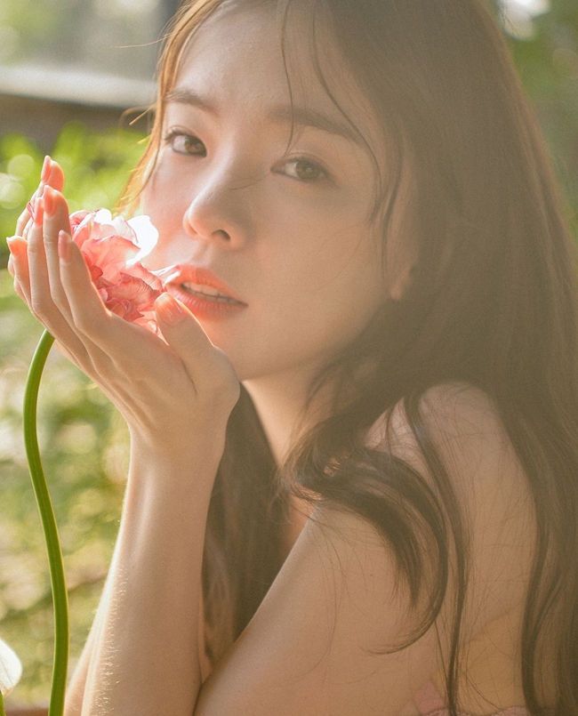 Hiện tại, Lee Ha Neul cũng&nbsp;còn đăng tải quá nhiều hình ảnh mặc nội y trên trang cá nhân thay vào đó là bức ảnh đời thường.
