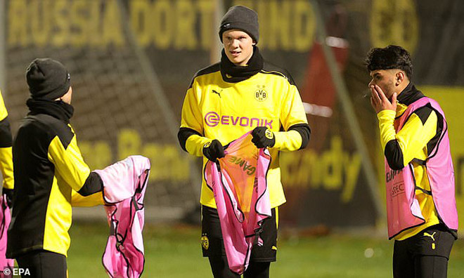 Haaland bất ngờ vắng mặt trong danh sách thi đấu của Dortmund