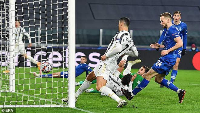 Ronaldo bị tố "cướp" bàn thắng của Morata, muốn ghi mấy trăm bàn? - 1