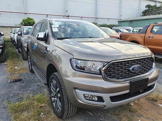 Lô xe Ford Everest 2021 chính thức cập cảng Việt Nam - 4