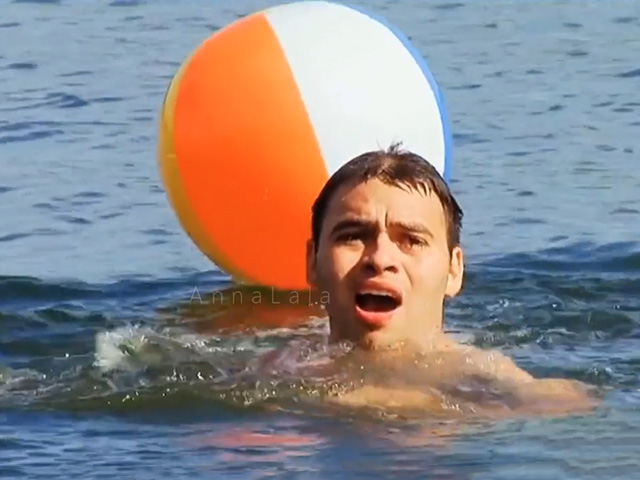 Cười 24H - Giúp người hết mình, người dọa cho... hết hồn