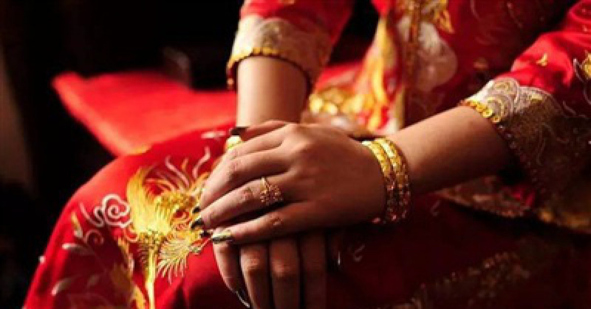 Bạn trẻ - Cuộc sống - Chàng rể bất ngờ thở phào trước quà cưới "nhỏ tí tẹo" của mẹ vợ giàu có