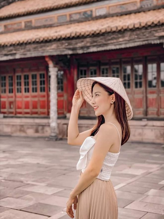 BTV mới dẫn bản tin thời sự "Chào buổi sáng" của VTV: Tưởng lạ hóa quen - 9