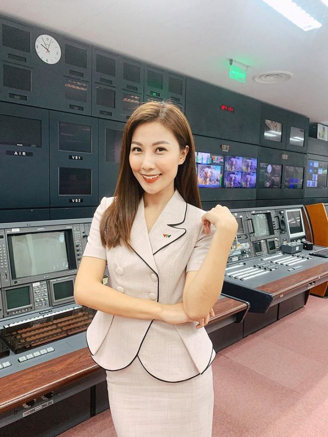 BTV mới dẫn bản tin thời sự "Chào buổi sáng" của VTV: Tưởng lạ hóa quen - 5