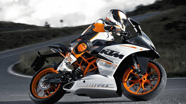 2. KTM RC 390 (vận tốc tối đa: 179 km/h)
