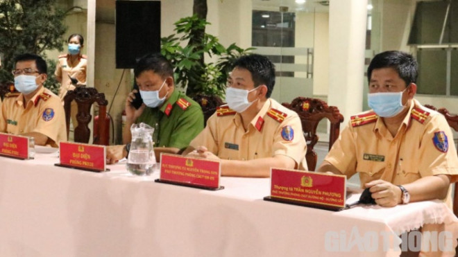 Công an các quận, huyện và Phòng CSGT ĐB-ĐS phải thường xuyên kiểm tra, vận hành cơ chế trao đổi thông tin.