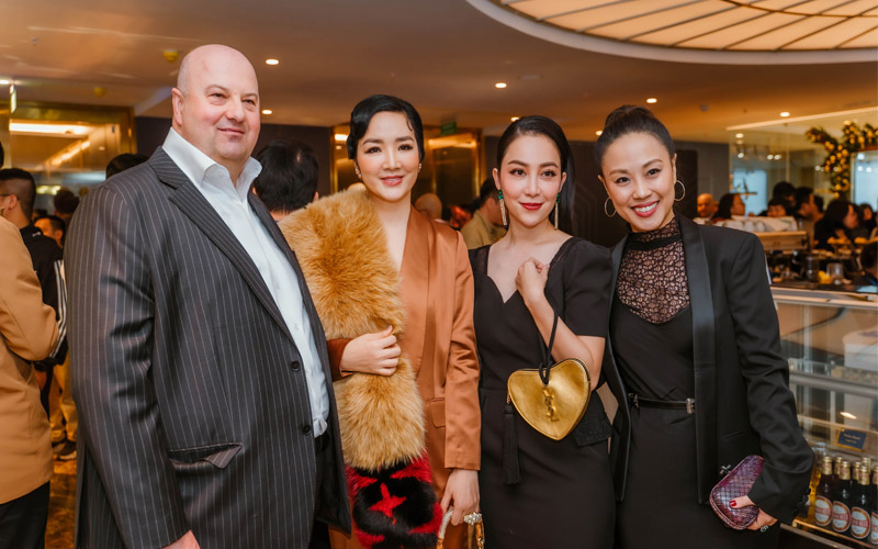 Dàn hoa, á hậu Việt đọ sắc khi hội ngộ giữa không gian sang trọng - 9