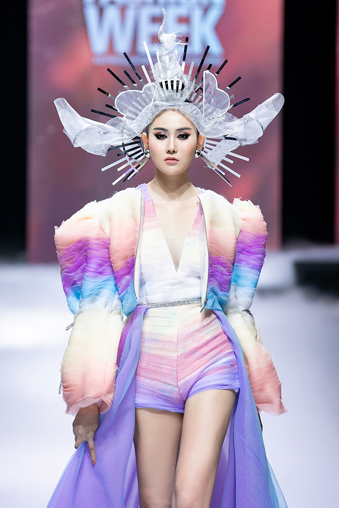 Á hậu Trúc Ny tỏa sáng ngút ngàn khi tái xuất sàn diễn thời trang - 3