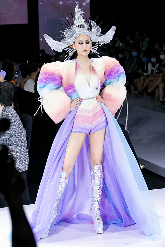 Á hậu Trúc Ny tỏa sáng ngút ngàn khi tái xuất sàn diễn thời trang - 5