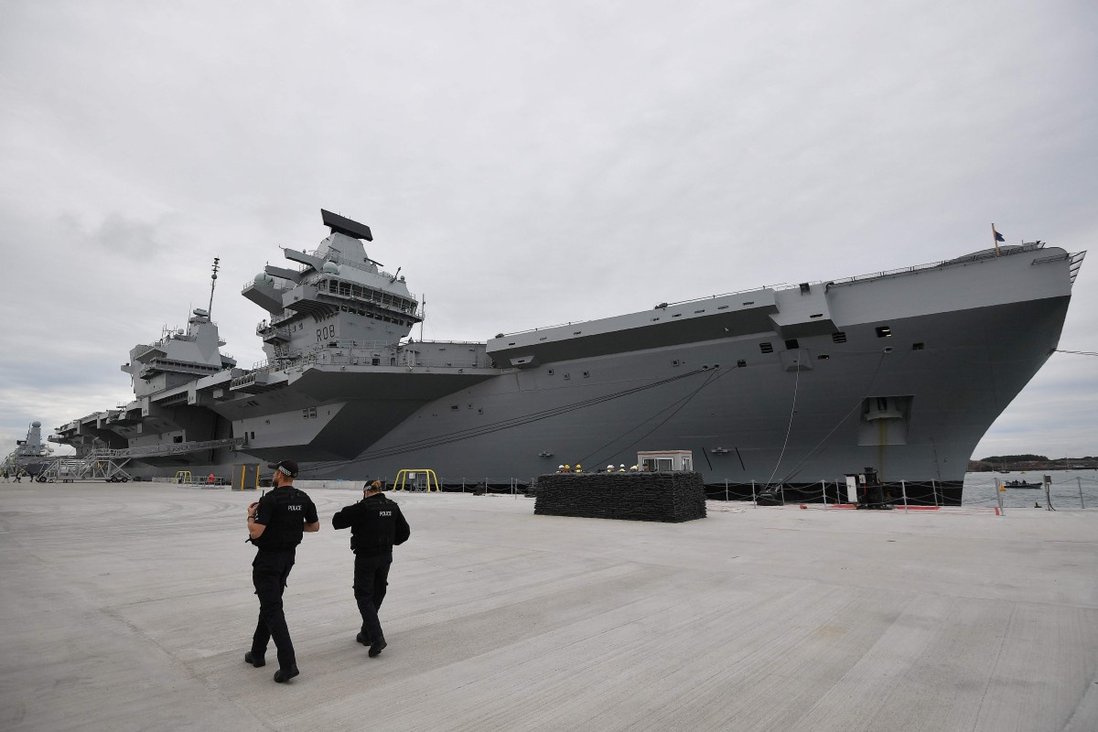 Tàu sân bay HMS Elizabeth của hải quân hoàng gia Anh.